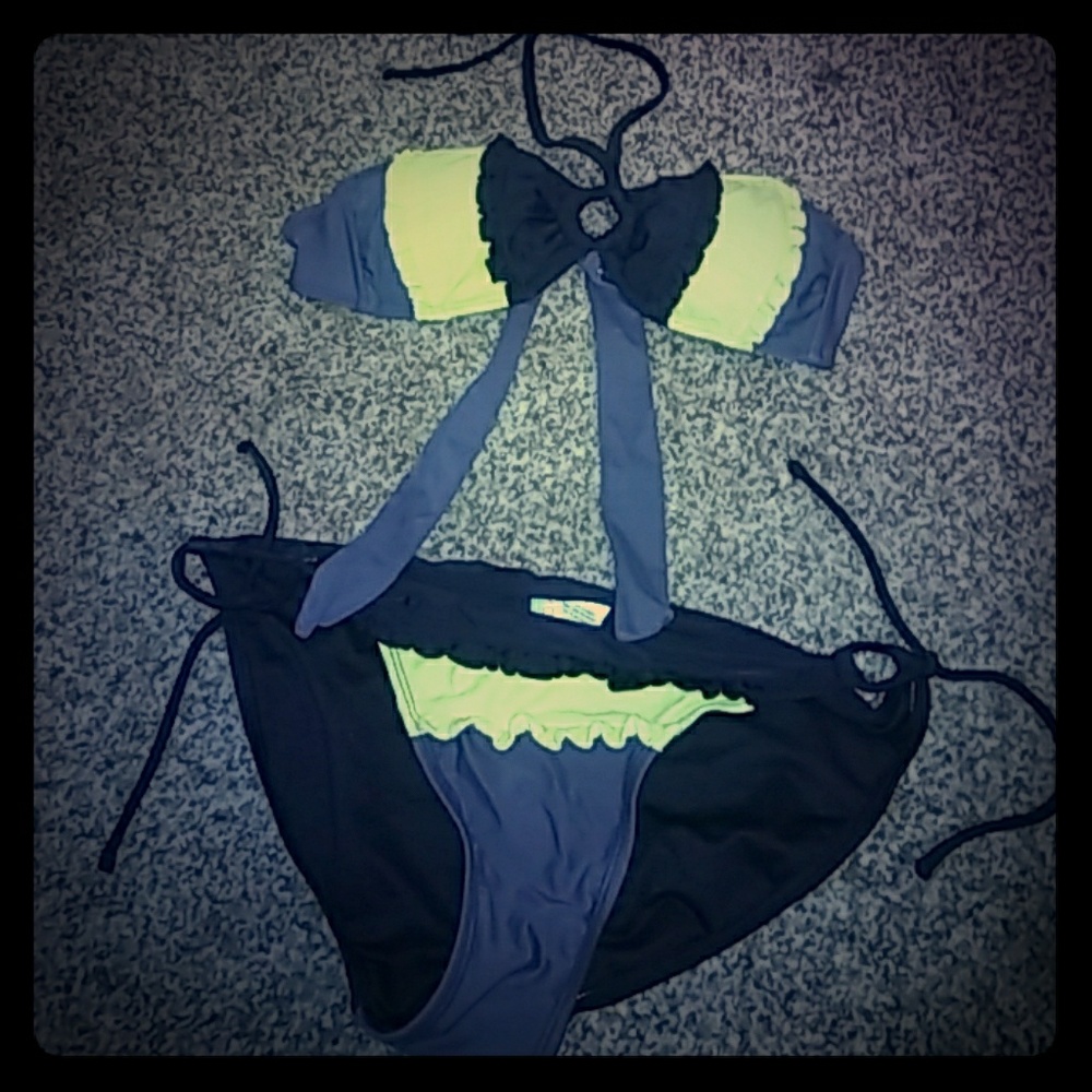 Two-piece swimsuit set